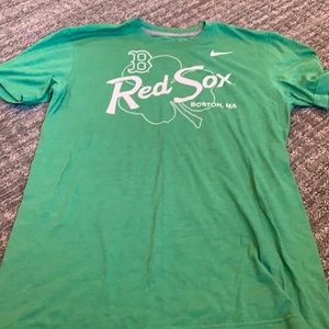 Men’s Green Nike Red Sox tee size m